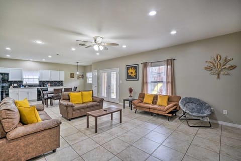 Pet-Friendly San Antonio Home with Yard and Patio! House in San Antonio