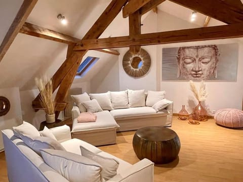 Suites Mana - La Perle des Isles , Superbe maison Art déco avec balnéothérapie Villa in Wallonia, Belgium