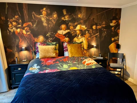 Bed, Photo of the whole room, Decorative detail, Bedroom
