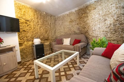 Communal lounge/ TV room, TV and multimedia, Living room, Seating area