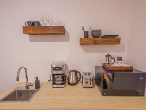Coffee/tea facilities, Kitchen or kitchenette, minibar, toaster