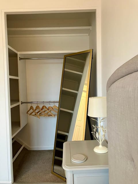 Central & Cosy, Home from Home with Large Garden & Free Parking, Bournemouth House in Bournemouth