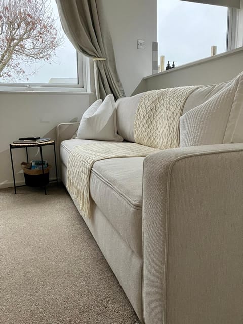 Central & Cosy, Home from Home with Large Garden & Free Parking, Bournemouth House in Bournemouth