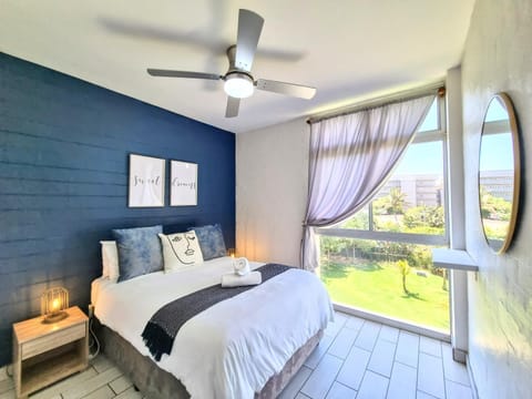 Bed, Bedroom, fireplace