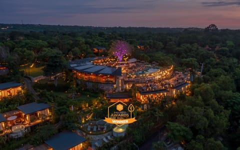 Property building, Restaurant/places to eat