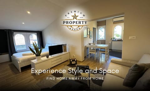Day, Living room, Seating area, City view, Garden view, kitchen