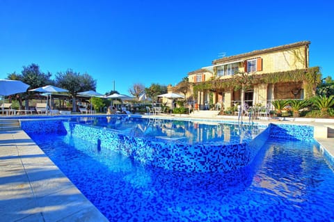 Property building, Pool view, Swimming pool, sunbed