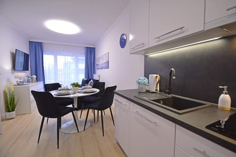 TV and multimedia, Coffee/tea facilities, Kitchen or kitchenette, Dining area, minibar, pet friendly, stove