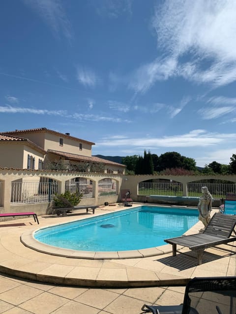 Entre Ciel Et Nature Vacation rental in Provence-Alpes-Côte d'Azur