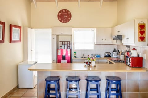 Coffee/tea facilities, Kitchen or kitchenette, Dining area, minibar, pet friendly, stove, toaster