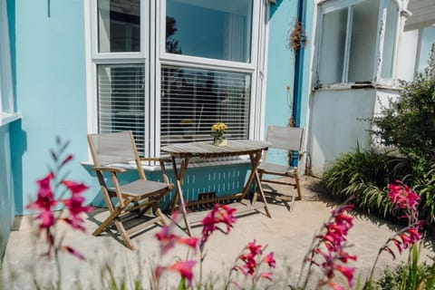 No4 Queens Parade close to Tenby South Beach House in Wales