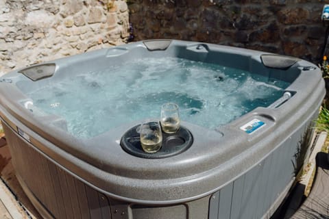 No4 Queens Parade close to Tenby South Beach House in Wales