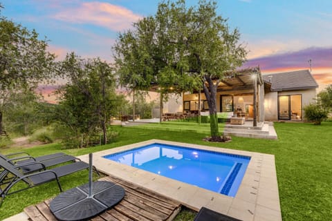 Property building, Patio, Natural landscape, Garden, Garden view, Pool view, Swimming pool, sunbed