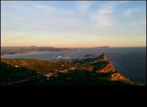 Incredible apartment near the sea and calanque Apartment in La Ciotat