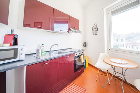 Coffee/tea facilities, Kitchen or kitchenette, Dining area, minibar, pet friendly, stove