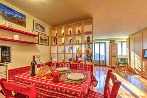 APPARTAMENTO CLAIRE - Relax con splendida vista - COUR 0081 Apartment in Courmayeur