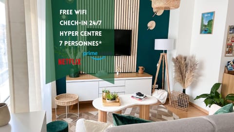 Communal lounge/ TV room, TV and multimedia, Living room, Seating area