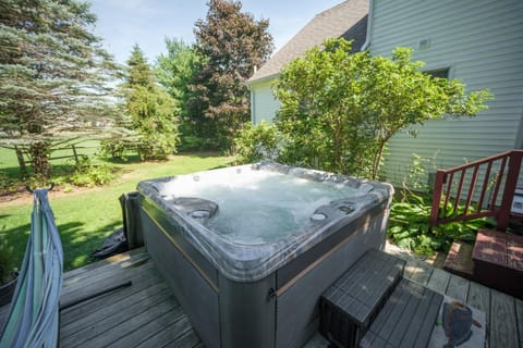 Hot Tub, Hot Tub