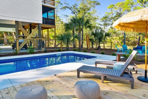 Red Sunset Sanctuary Secluded Area Private Pool House in Folly Beach