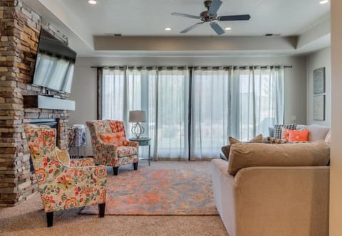 Oasis On The Green Villa in Washington