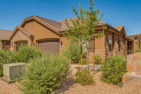 Oasis On The Green Villa in Washington