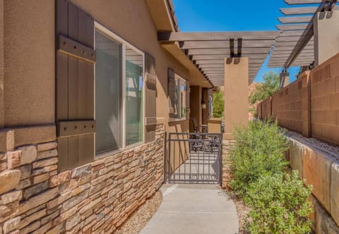 Oasis On The Green Villa in Washington