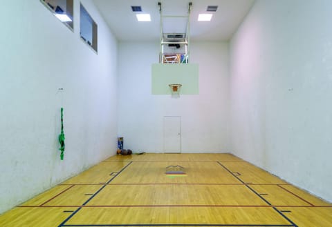 Goldside Mansion w/sleeping for 20 and tons of fun House in Ahwahnee