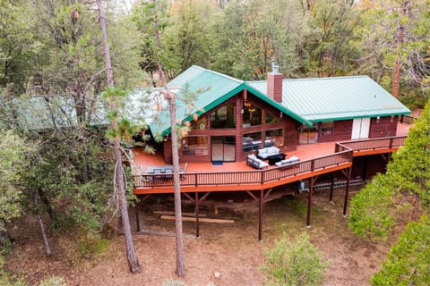 Summit Cabin Stunning home Loaded with amenities Cabin in Bass Lake