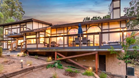 River View Retreat Sleeps 16/ hot tub/basketball court House in Ahwahnee