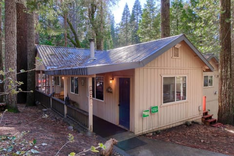 Hibernation Hideaway- Inside Yosemite- Dog Friendly House in Sierra Nevada