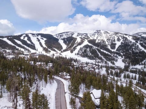 Whispering Pines Chalet House in Whitefish