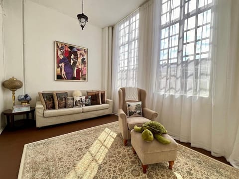 Living room, Photo of the whole room, Seating area