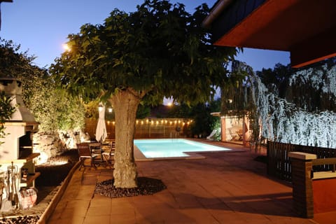 Patio, Pool view, Swimming pool