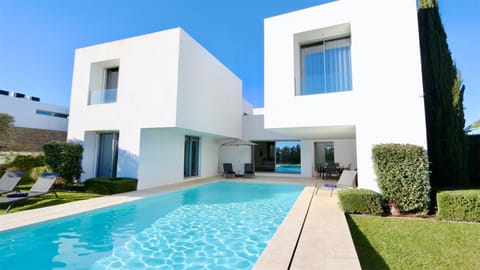 Property building, Pool view