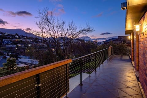 Natural landscape, View (from property/room), Balcony/Terrace