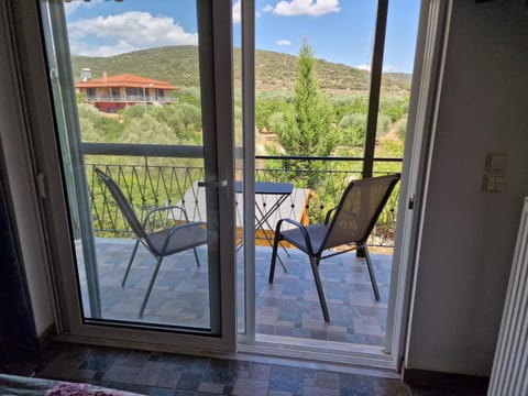 Balcony/Terrace, Seating area, Mountain view