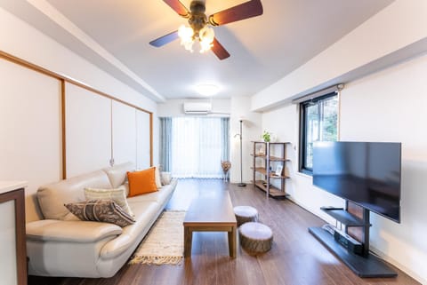 TV and multimedia, Living room, Seating area, fireplace