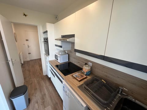 Kitchen or kitchenette, minibar, pet friendly, stove