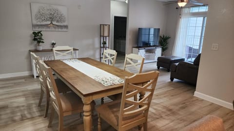 TV and multimedia, Living room, Dining area