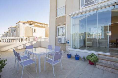 Property building, Patio, Balcony/Terrace, Dining area