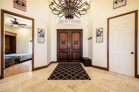 Heated Pool and Spa, Sleeps 16! - Villa Mangrove House in Cape Coral