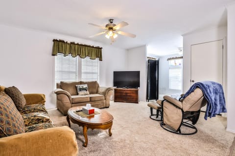 Base Camp Eagle River House in Eagle River