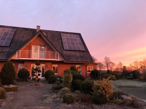 Property building, Garden, Garden view, Sunrise