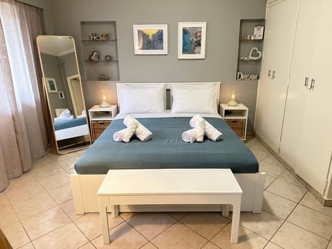 Bed, Bedroom, towels, wardrobe