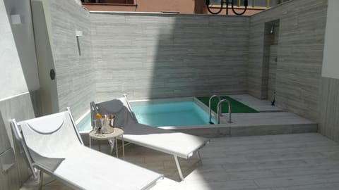 Sisina Luxury Room Jacuzzi & Piscina Bed and Breakfast in Ercolano