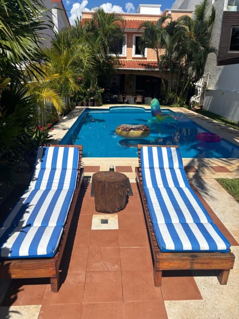 Solarium, Swimming pool