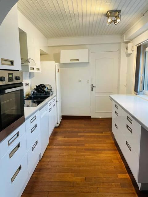 Villa La Madeleine-de-Nonancourt House in Normandy