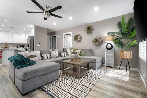 Red Mountain Retreat House in Mesa