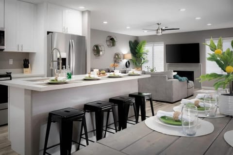 Red Mountain Retreat House in Mesa