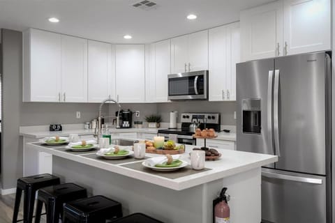 Red Mountain Retreat House in Mesa